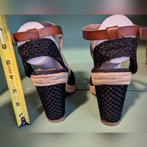 BC Caution To The Wind Black Wedge Sandals, Leather Strap, Size 8.5 - Picture 4 of 7